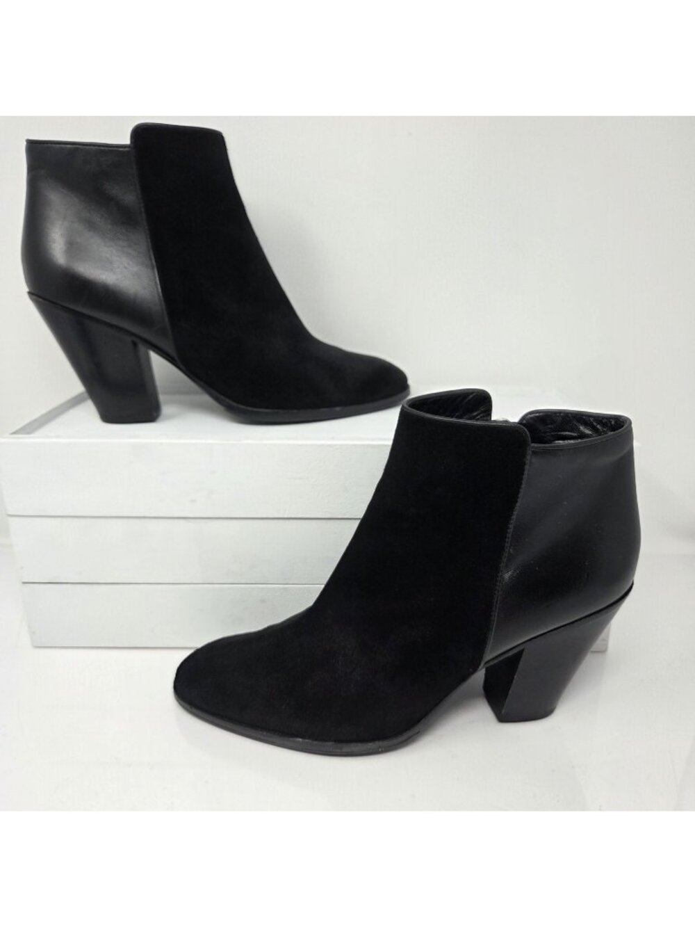 Barneys New York Black Suede Ankle Boots Italy Womens EU 39 US 9 Block Heel Zip